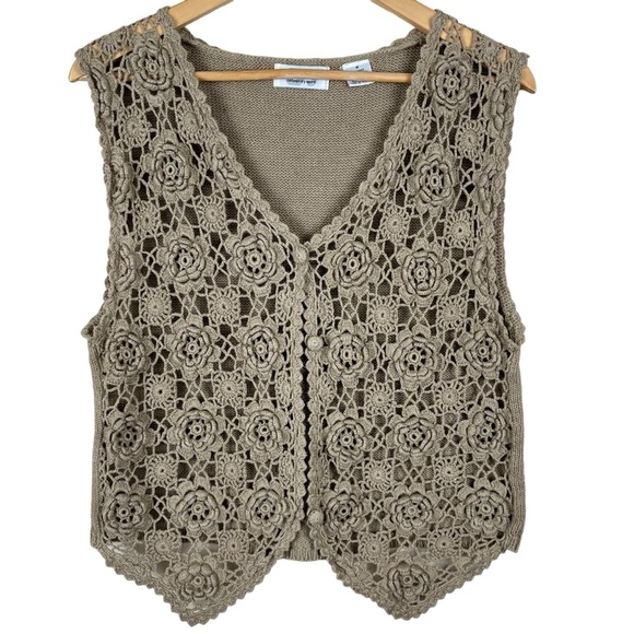 Sostanza Jackets & Blazers - Vintage 90’s Cottagecore Crocheted Beige Sweater Vest Size Medium